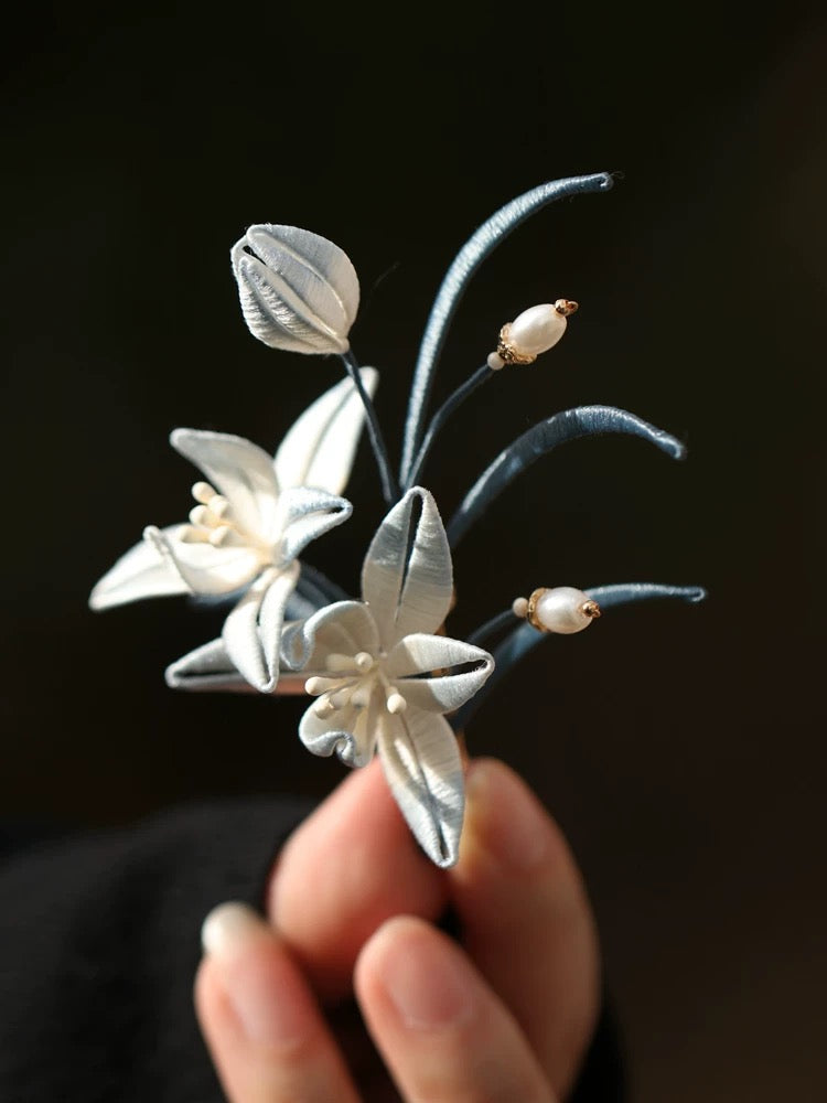 Morning Dew Floral Hair Clip - Handcrafted Chan Hua Art